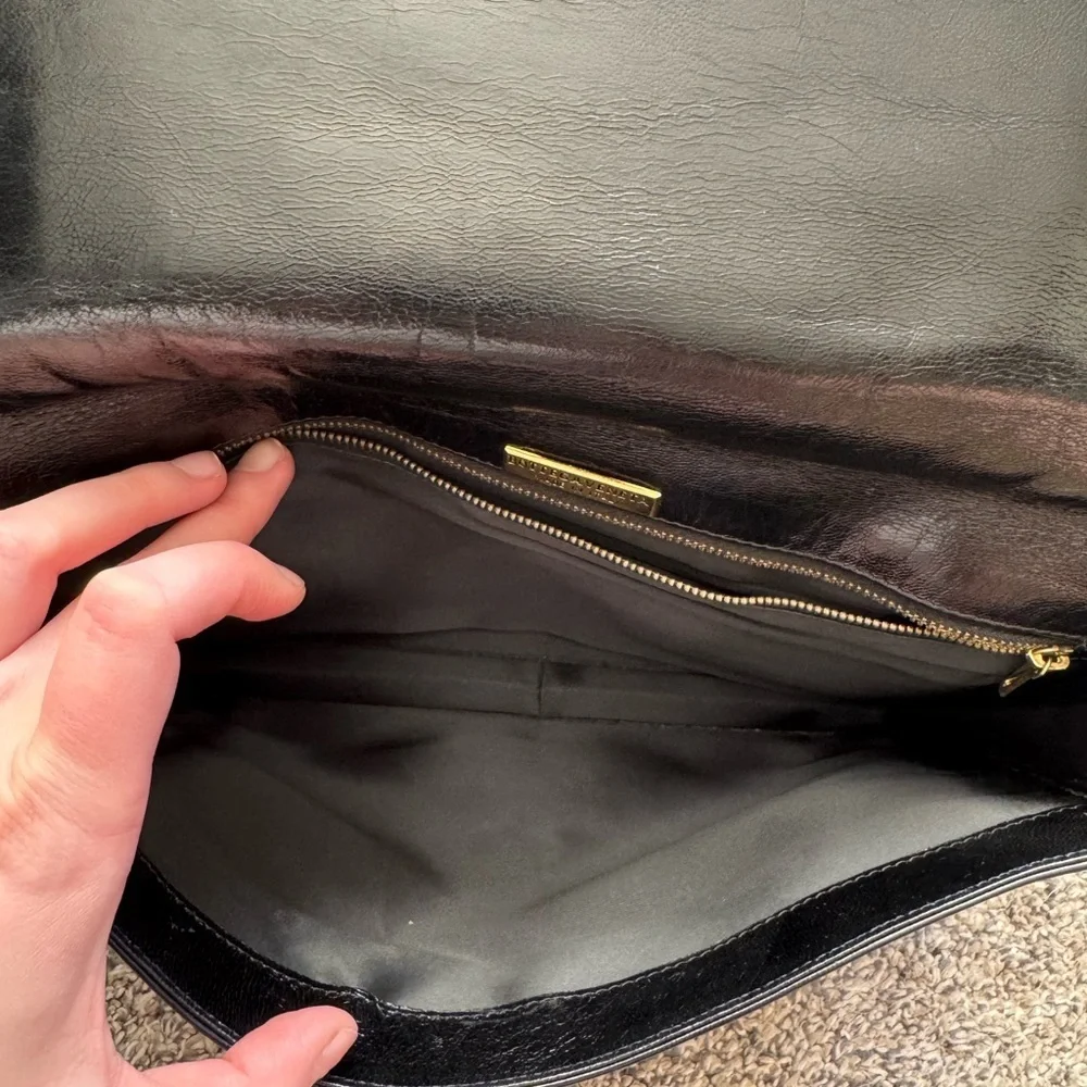 Bottega Veneta Authentic Vintage Black Glazed Calfskin Leather Foldover Clutch
